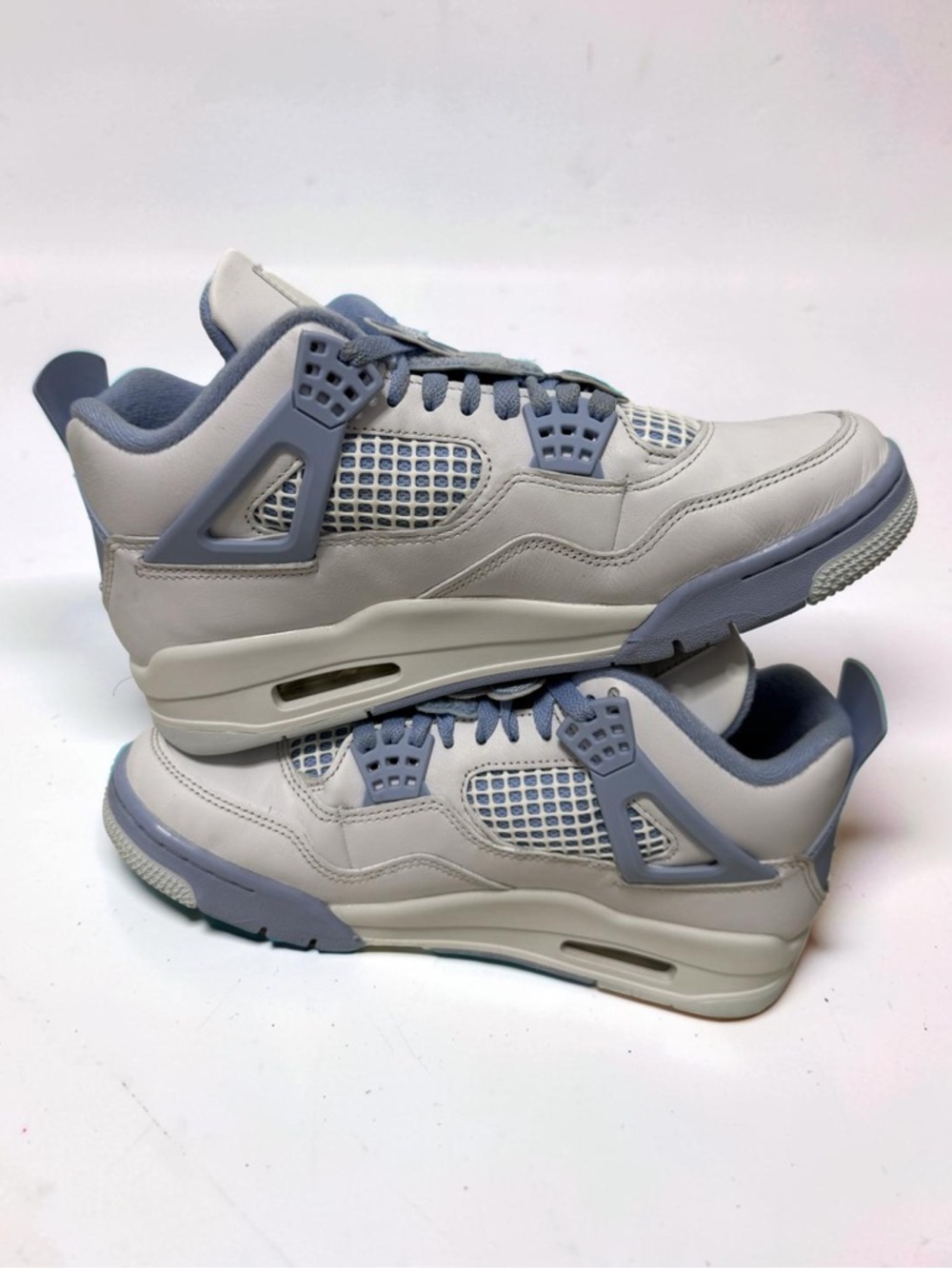 Men's Retro Trainer in Light Gray and Dusty Blue